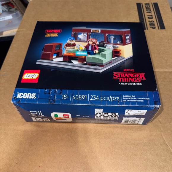 Lego Stranger Things The Creel House Set - Blue, Red, White - Picture 6 of 7